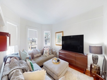 70 Hudson, Somerville, Massachusetts, 3 Bedrooms Bedrooms, 6 Rooms Rooms,1 BathroomBathrooms,Residential Lease,For Rent,Hudson,73544574