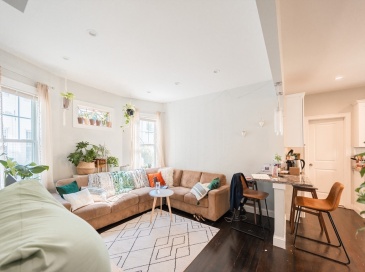 31 Pleasant St, Boston, Massachusetts, 4 Bedrooms Bedrooms, 8 Rooms Rooms,2 BathroomsBathrooms,Residential Lease,For Rent,Pleasant St,73544594