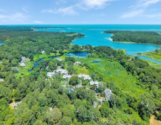 40 Hidden Cove Road, Oak Bluffs, Massachusetts, 3 Bedrooms Bedrooms, 7 Rooms Rooms,3.5 BathroomsBathrooms,Residential,For Sale,Hidden Cove Road,73544610