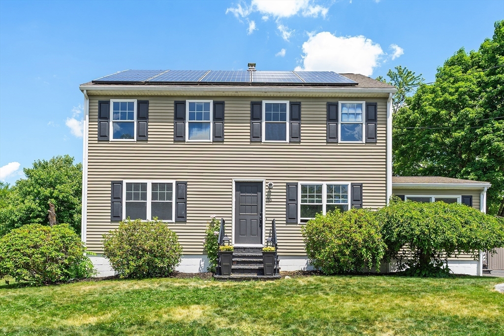 76 Faith Ave, Dracut, Massachusetts, 5 Bedrooms Bedrooms, 8 Rooms Rooms,2 BathroomsBathrooms,Residential,For Sale,Faith Ave,73538637