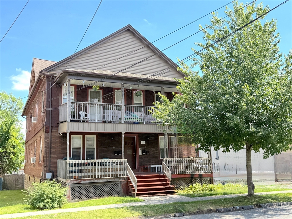 71 Hill St, West Springfield, Massachusetts, 5 Bedrooms Bedrooms, 17 Rooms Rooms,4 BathroomsBathrooms,Residential Income,For Sale,Hill St,73544626