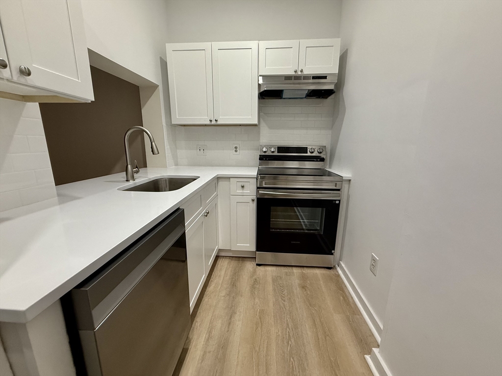 452 Park, Boston, Massachusetts, 3 Bedrooms Bedrooms, 4 Rooms Rooms,1 BathroomBathrooms,Residential Lease,For Rent,Park,73544629