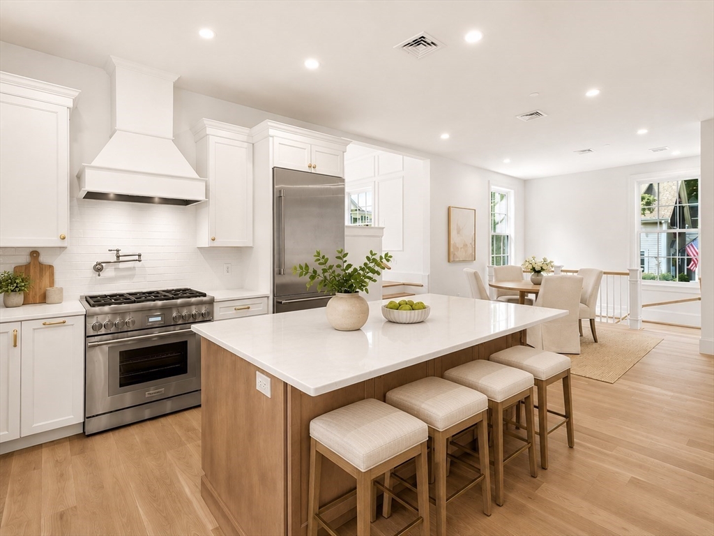 64 Pleasant Street, Marblehead, Massachusetts, 3 Bedrooms Bedrooms, 6 Rooms Rooms,2.5 BathroomsBathrooms,Residential,For Sale,Pleasant Street,73544633