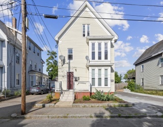 10 Essex St, Brockton, Massachusetts, 8 Bedrooms Bedrooms, 16 Rooms Rooms,4 BathroomsBathrooms,Residential Income,For Sale,Essex St,73544639