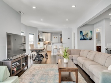 11 Lexington St, Watertown, Massachusetts, 4 Bedrooms Bedrooms, 9 Rooms Rooms,2 BathroomsBathrooms,Residential Lease,For Rent,Lexington St,73544651