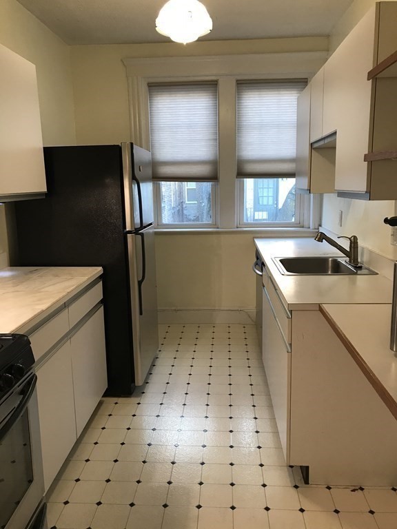 60 Jamaicaway, Boston, Massachusetts, 2 Bedrooms Bedrooms, 3 Rooms Rooms,1 BathroomBathrooms,Residential Lease,For Rent,Jamaicaway,73544657