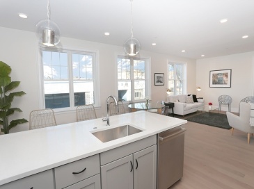 336 Chelsea, Boston, Massachusetts, 2 Bedrooms Bedrooms, 6 Rooms Rooms,2 BathroomsBathrooms,Residential Lease,For Rent,Chelsea,73534712