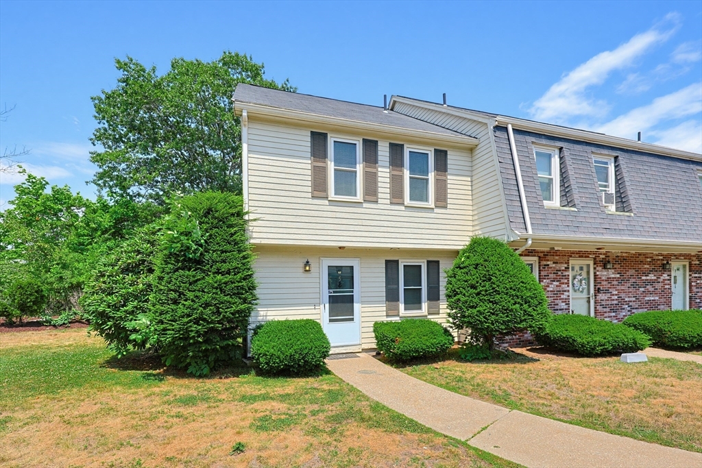 335 East Washington St, North Attleboro, Massachusetts, 2 Bedrooms Bedrooms, 4 Rooms Rooms,1.5 BathroomsBathrooms,Residential,For Sale,East Washington St,73544679