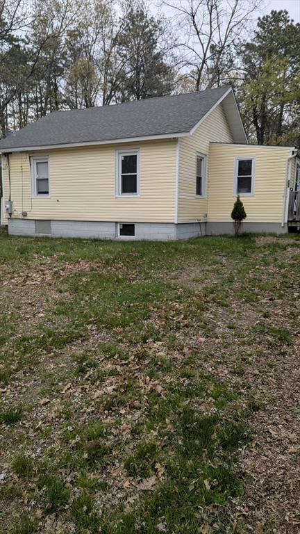81 Arey St, Springfield, Massachusetts, 3 Bedrooms Bedrooms, 5 Rooms Rooms,1 BathroomBathrooms,Residential,For Sale,Arey St,73513439