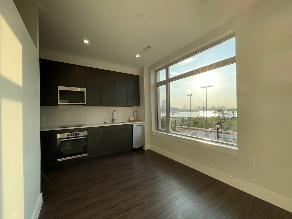 99 Sumner St, Boston, Massachusetts, 1 Bedroom Bedrooms, 3 Rooms Rooms,1 BathroomBathrooms,Residential Lease,For Rent,Sumner St,73508826