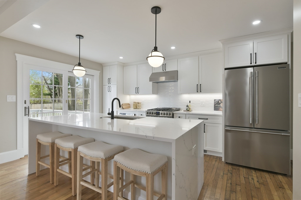 343 Huntington Ave, Boston, Massachusetts, 3 Bedrooms Bedrooms, 8 Rooms Rooms,1.5 BathroomsBathrooms,Residential,For Sale,Huntington Ave,73544780