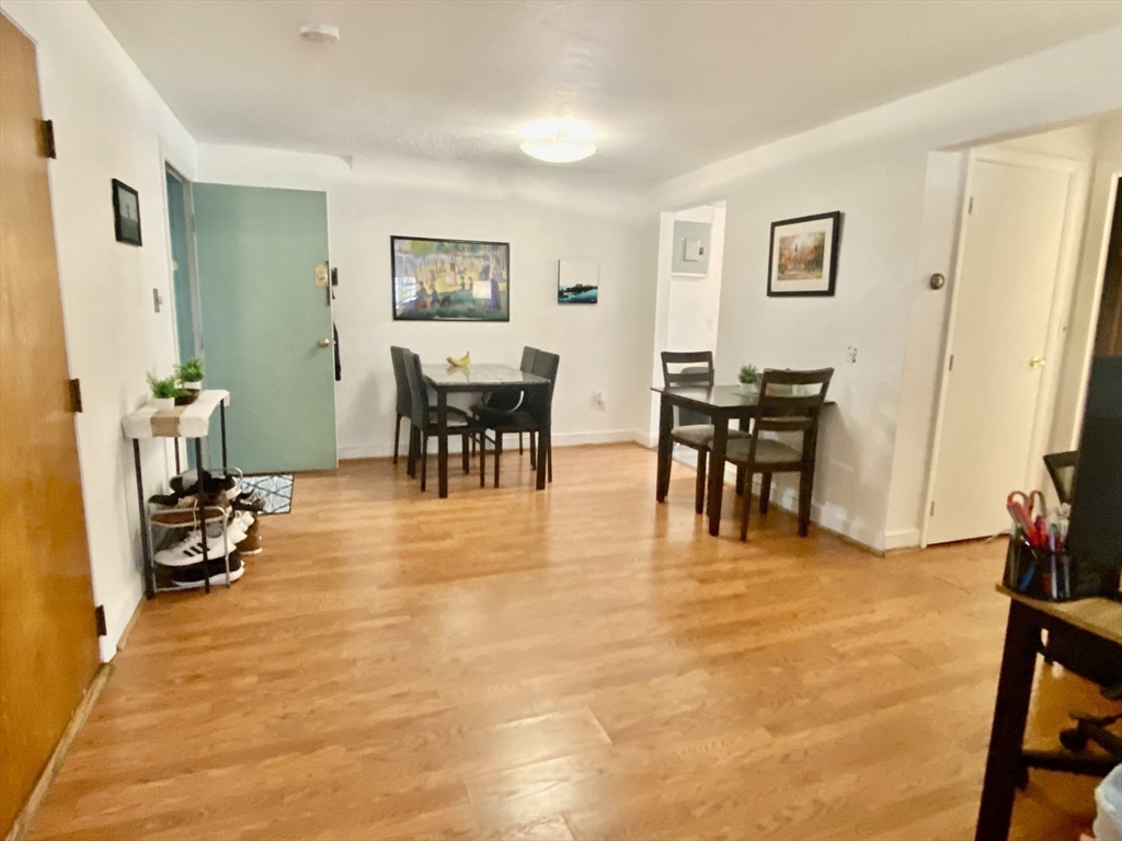 15 Commonwealth Court, Boston, Massachusetts, 1 Bedroom Bedrooms, 3 Rooms Rooms,1 BathroomBathrooms,Residential Lease,For Rent,Commonwealth Court,73544781