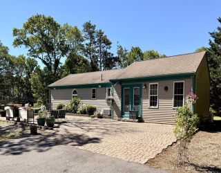 12 Ox Bow Rd., Falmouth, Massachusetts, 3 Bedrooms Bedrooms, 7 Rooms Rooms,4 BathroomsBathrooms,Residential,For Sale,Ox Bow Rd.,73544697