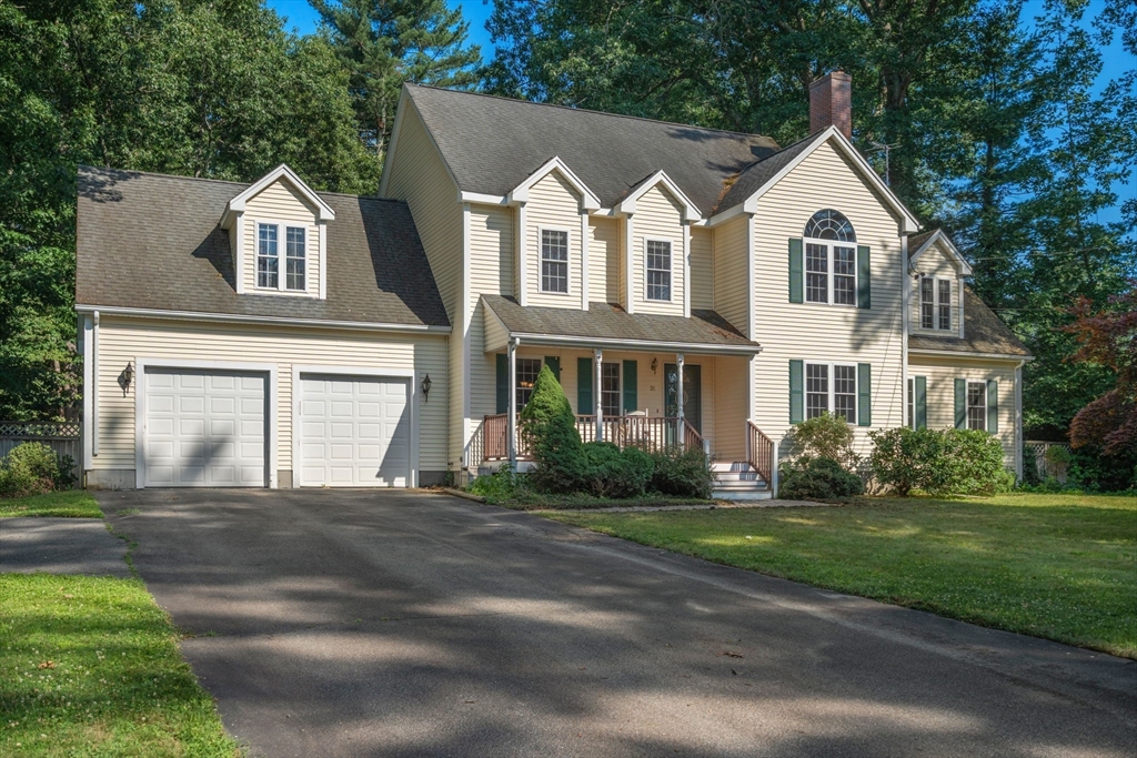 31 Butterworth Dr, Attleboro, Massachusetts, 4 Bedrooms Bedrooms, 9 Rooms Rooms,2.5 BathroomsBathrooms,Residential,For Sale,Butterworth Dr,73544698