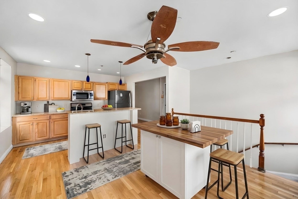 121 Homestead St, Boston, Massachusetts, 4 Bedrooms Bedrooms, 6 Rooms Rooms,3 BathroomsBathrooms,Residential Lease,For Rent,Homestead St,73544702