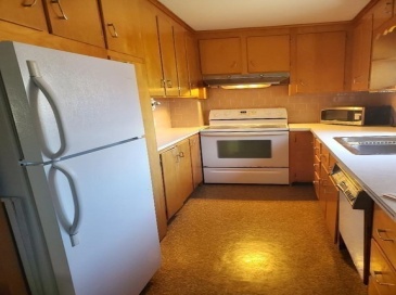 547 Robeson Street, Fall River, Massachusetts, 3 Bedrooms Bedrooms, 5 Rooms Rooms,1 BathroomBathrooms,Residential Lease,For Rent,Robeson Street,73544715
