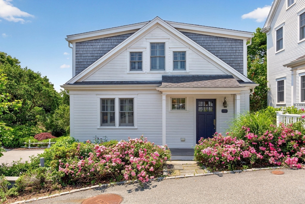 739 Main St, Chatham, Massachusetts, 2 Bedrooms Bedrooms, 6 Rooms Rooms,3.5 BathroomsBathrooms,Residential,For Sale,Main St,73544712