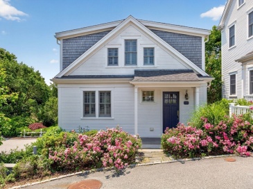 739 Main St, Chatham, Massachusetts, 2 Bedrooms Bedrooms, 6 Rooms Rooms,3.5 BathroomsBathrooms,Residential,For Sale,Main St,73544712 739 Main St, Chatham, Massachusetts, 2 Bedrooms Bedrooms, 6 Rooms Rooms,3.5 BathroomsBathrooms,Residential,For Sale,Main St,73544712
