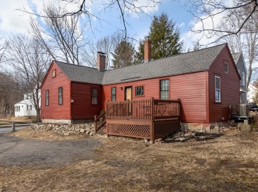 25 Elm St, Groton, Massachusetts, 2 Bedrooms Bedrooms, 6 Rooms Rooms,1 BathroomBathrooms,Residential Lease,For Rent,Elm St,73544734