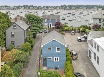1 Goodwins Court, Marblehead, Massachusetts, 2 Bedrooms Bedrooms, 5 Rooms Rooms,1.5 BathroomsBathrooms,Residential Lease,For Rent,Goodwins Court,73544735
