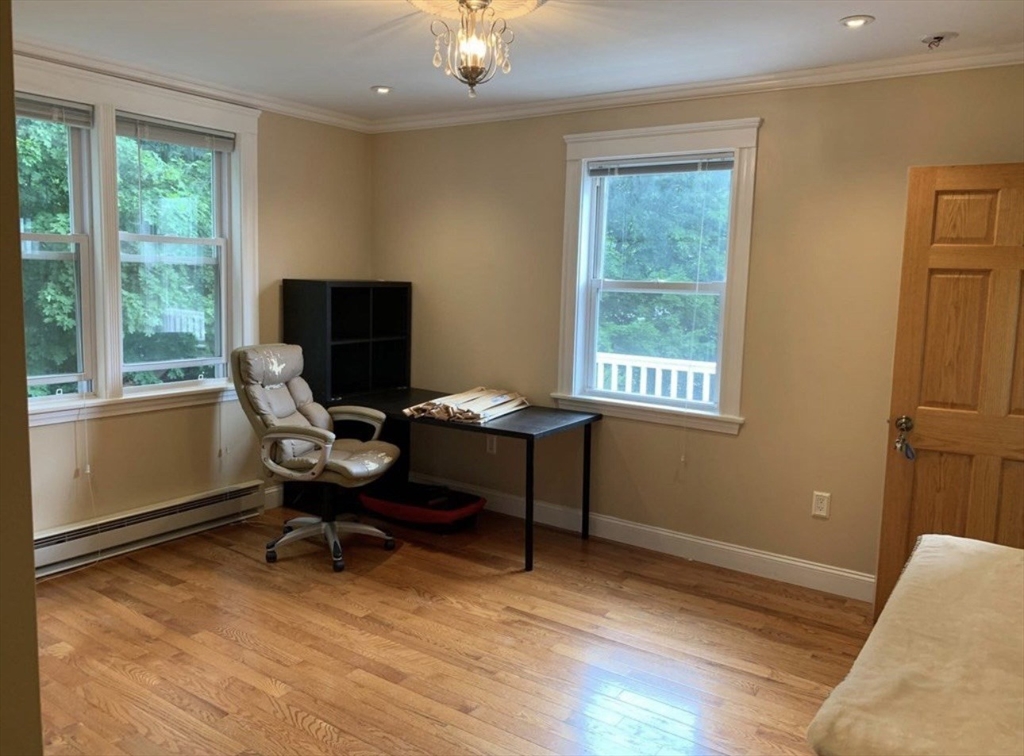 12 Dunstan St, Newton, Massachusetts, 2 Bedrooms Bedrooms, 4 Rooms Rooms,1 BathroomBathrooms,Residential Lease,For Rent,Dunstan St,73544747
