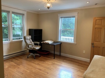 12 Dunstan St, Newton, Massachusetts, 2 Bedrooms Bedrooms, 4 Rooms Rooms,1 BathroomBathrooms,Residential Lease,For Rent,Dunstan St,73544747