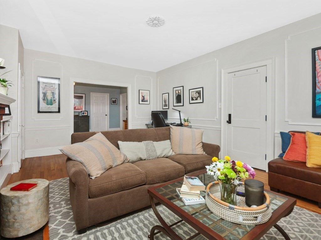 10 Austin St, Boston, Massachusetts, 1 Bedroom Bedrooms, 4 Rooms Rooms,1 BathroomBathrooms,Residential Lease,For Rent,Austin St,73539606