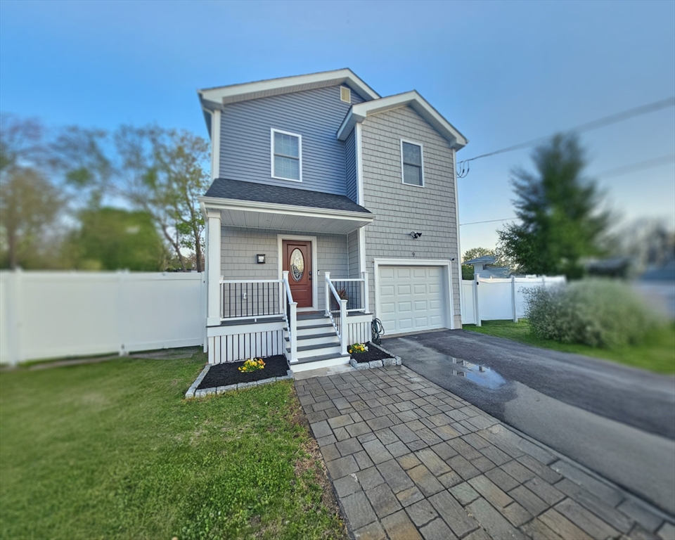 9 Hall St, Webster, Massachusetts, 3 Bedrooms Bedrooms, 6 Rooms Rooms,2.5 BathroomsBathrooms,Residential,For Sale,Hall St,73512668