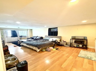 252 Mason Ter, Brookline, Massachusetts, 2 Rooms Rooms,1 BathroomBathrooms,Residential Lease,For Rent,Mason Ter,73518277