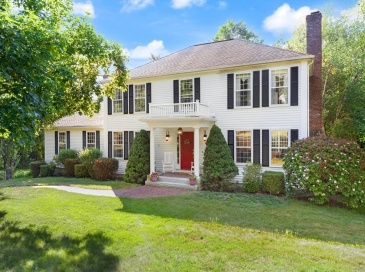 28 Thompson Dr, Sudbury, Massachusetts, 4 Bedrooms Bedrooms, 10 Rooms Rooms,3.5 BathroomsBathrooms,Residential,For Sale,Thompson Dr,73544993