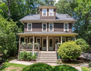 71 Curve, Wellesley, Massachusetts, 4 Bedrooms Bedrooms, 7 Rooms Rooms,2.5 BathroomsBathrooms,Residential Lease,For Rent,Curve,73544789