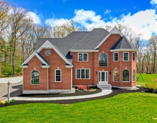 15 Ridge Rd, Wrentham, Massachusetts, 4 Bedrooms Bedrooms, 9 Rooms Rooms,3.5 BathroomsBathrooms,Residential,For Sale,Ridge Rd,73513333