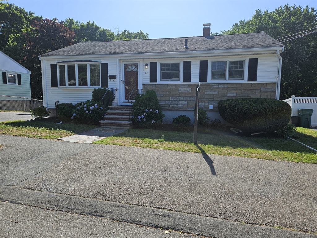 22 O'callaghan Way, Lynn, Massachusetts, 3 Bedrooms Bedrooms, 6 Rooms Rooms,2 BathroomsBathrooms,Residential,For Sale,O'callaghan Way,73543708