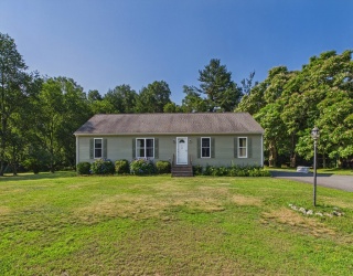 139 Chace Rd, Freetown, Massachusetts, 3 Bedrooms Bedrooms, 6 Rooms Rooms,2 BathroomsBathrooms,Residential,For Sale,Chace Rd,73544805
