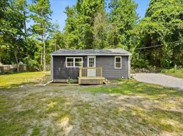 13 Cherry St, Lakeville, Massachusetts, 2 Bedrooms Bedrooms, 3 Rooms Rooms,1 BathroomBathrooms,Residential,For Sale,Cherry St,73544818 13 Cherry St, Lakeville, Massachusetts, 2 Bedrooms Bedrooms, 3 Rooms Rooms,1 BathroomBathrooms,Residential,For Sale,Cherry St,73544818