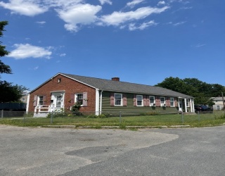40 Ames St, Springfield, Massachusetts, 2 Bedrooms Bedrooms, 6 Rooms Rooms,2 BathroomsBathrooms,Residential Income,For Sale,Ames St,73544831