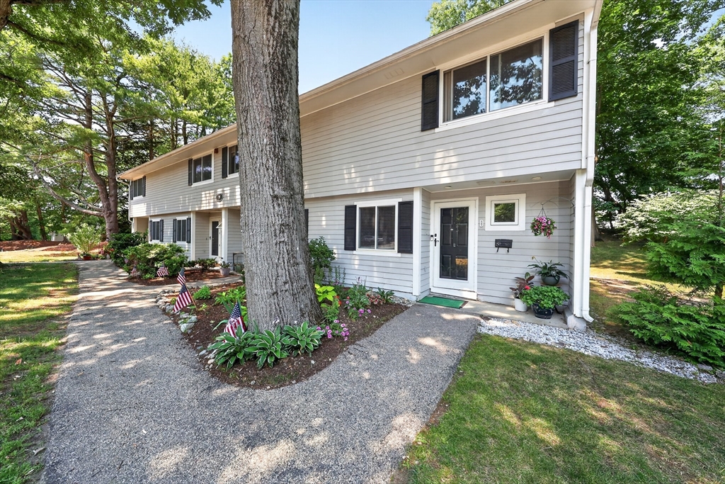 1 Beals Cove Rd, Hingham, Massachusetts, 2 Bedrooms Bedrooms, 4 Rooms Rooms,1.5 BathroomsBathrooms,Residential,For Sale,Beals Cove Rd,73544849