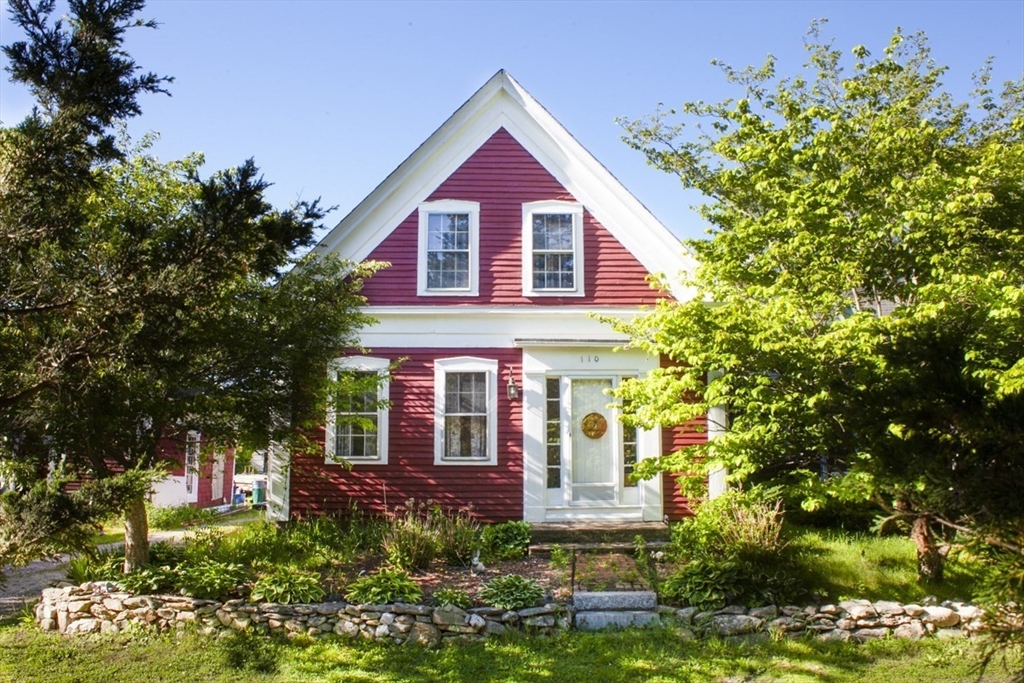 110 Center St, Plympton, Massachusetts, 4 Bedrooms Bedrooms, 8 Rooms Rooms,2 BathroomsBathrooms,Residential,For Sale,Center St,73533489