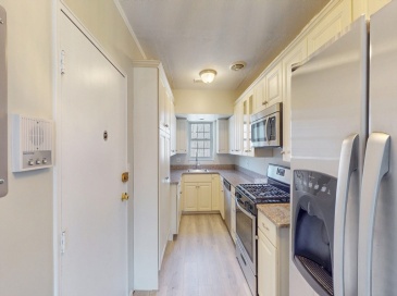 137 Lake Shore Rd, Boston, Massachusetts, 2 Bedrooms Bedrooms, 4 Rooms Rooms,1 BathroomBathrooms,Residential Lease,For Rent,Lake Shore Rd,73544895 137 Lake Shore Rd, Boston, Massachusetts, 2 Bedrooms Bedrooms, 4 Rooms Rooms,1 BathroomBathrooms,Residential Lease,For Rent,Lake Shore Rd,73544895