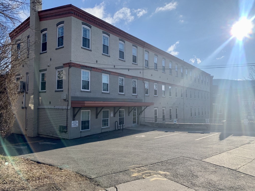 123 Union St, Easthampton, Massachusetts, ,Commercial Lease,For Rent,Union St,73544897