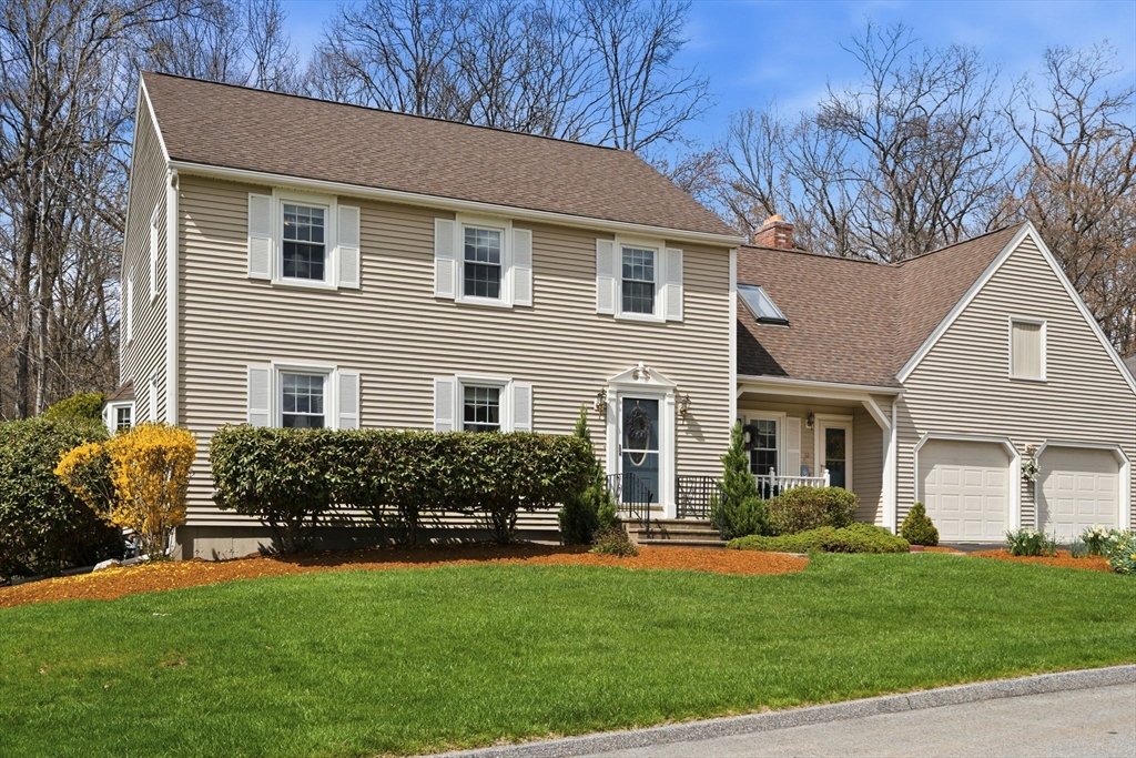 32 Dolly Dr, Worcester, Massachusetts, 4 Bedrooms Bedrooms, 8 Rooms Rooms,2.5 BathroomsBathrooms,Residential,For Sale,Dolly Dr,73544898