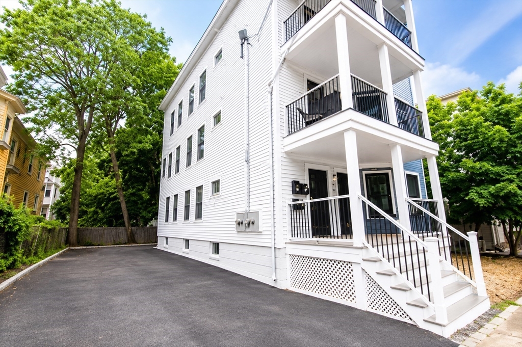3 Evergreen Ave, Somerville, Massachusetts, 3 Bedrooms Bedrooms, 7 Rooms Rooms,2 BathroomsBathrooms,Residential Lease,For Rent,Evergreen Ave,73544912