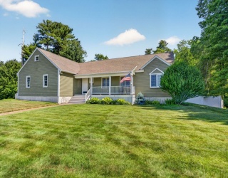 16 Pond Street, Carver, Massachusetts, 3 Bedrooms Bedrooms, 7 Rooms Rooms,1.5 BathroomsBathrooms,Residential,For Sale,Pond Street,73544776