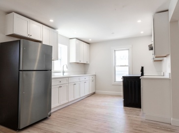 71 Friend St, Gloucester, Massachusetts, 3 Bedrooms Bedrooms, 5 Rooms Rooms,1 BathroomBathrooms,Residential Lease,For Rent,Friend St,73544932