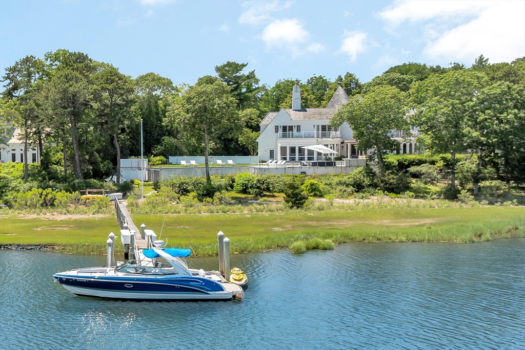 25 Oyster Way, Barnstable, Massachusetts, 5 Bedrooms Bedrooms, 10 Rooms Rooms,5 BathroomsBathrooms,Residential,For Sale,Oyster Way,73544944
