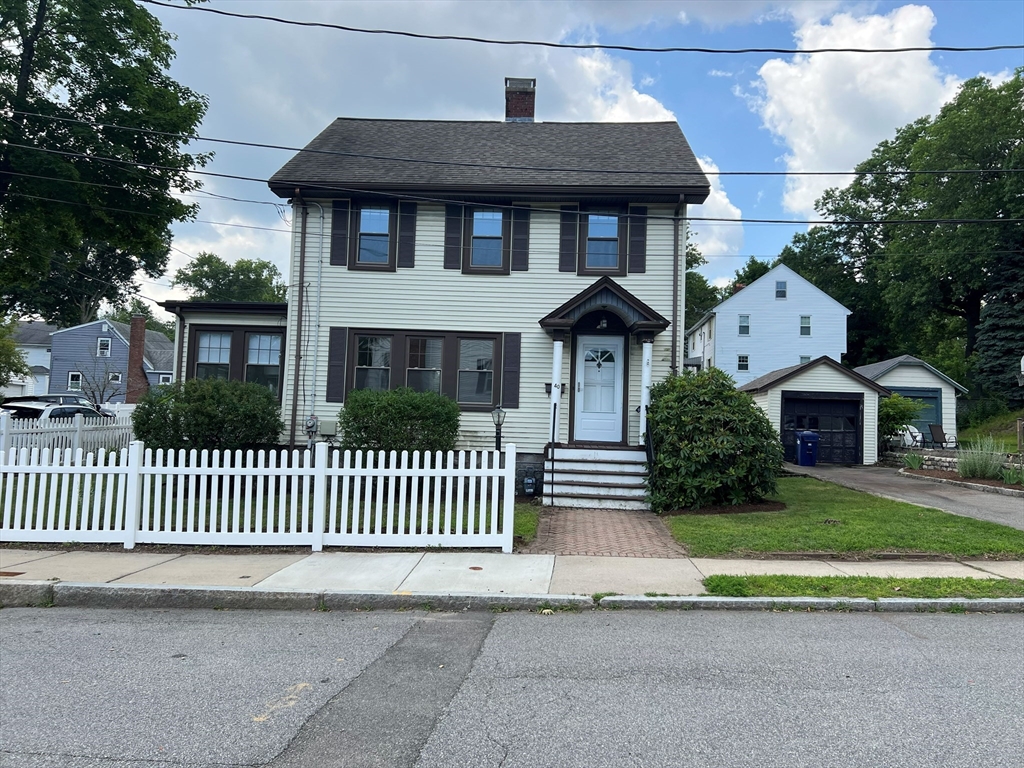 40 Kingsland Rd, Boston, Massachusetts, 3 Bedrooms Bedrooms, 6 Rooms Rooms,2 BathroomsBathrooms,Residential,For Sale,Kingsland Rd,73545035
