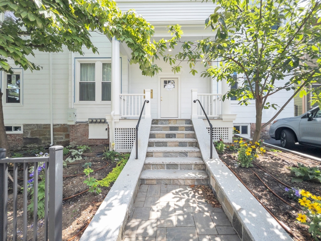100 Chestnut Avenue, Boston, Massachusetts, 1 Bedroom Bedrooms, 3 Rooms Rooms,1 BathroomBathrooms,Residential Lease,For Rent,Chestnut Avenue,73545049