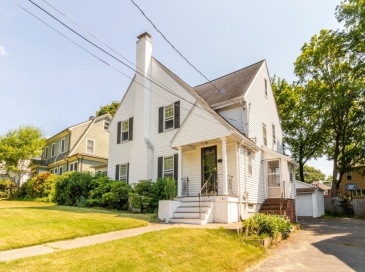 142 Jackson St, Newton, Massachusetts, 3 Bedrooms Bedrooms, 7 Rooms Rooms,1.5 BathroomsBathrooms,Residential,For Sale,Jackson St,73536543