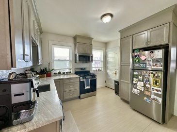 369 Centre St, Boston, Massachusetts, 3 Bedrooms Bedrooms, 5 Rooms Rooms,1 BathroomBathrooms,Residential Lease,For Rent,Centre St,73516896