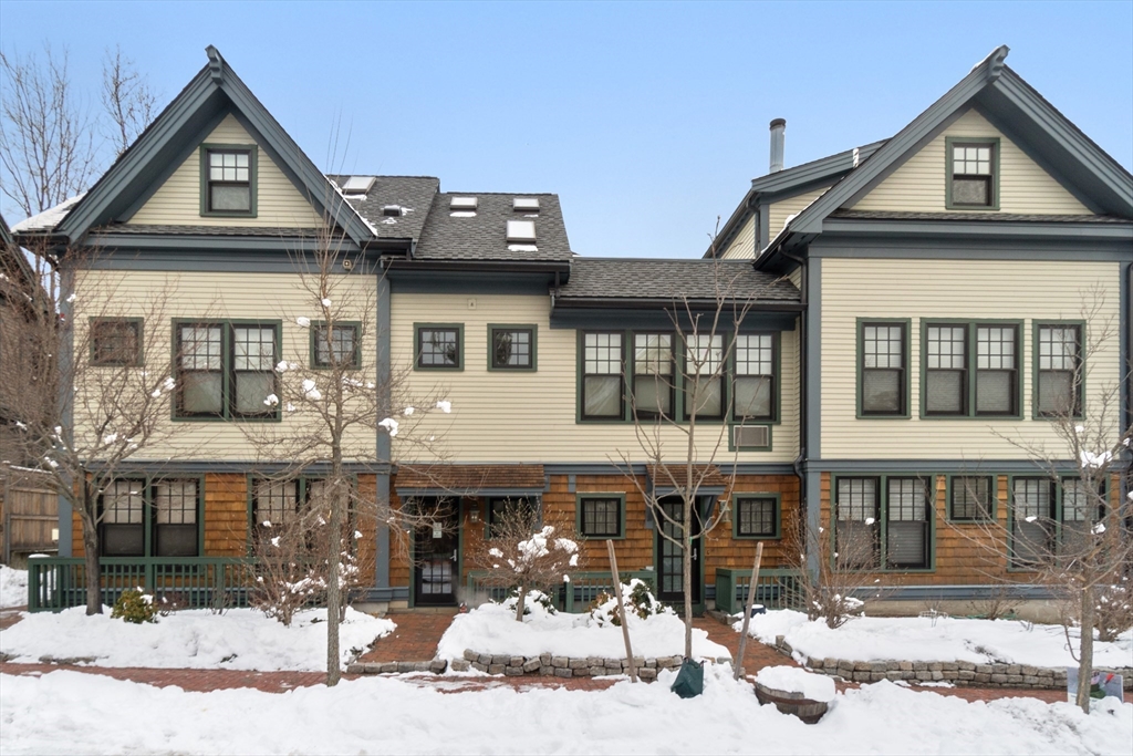 15 Mount Vernon Street, Cambridge, Massachusetts, 2 Bedrooms Bedrooms, 5 Rooms Rooms,2 BathroomsBathrooms,Residential,For Sale,Mount Vernon Street,73495401